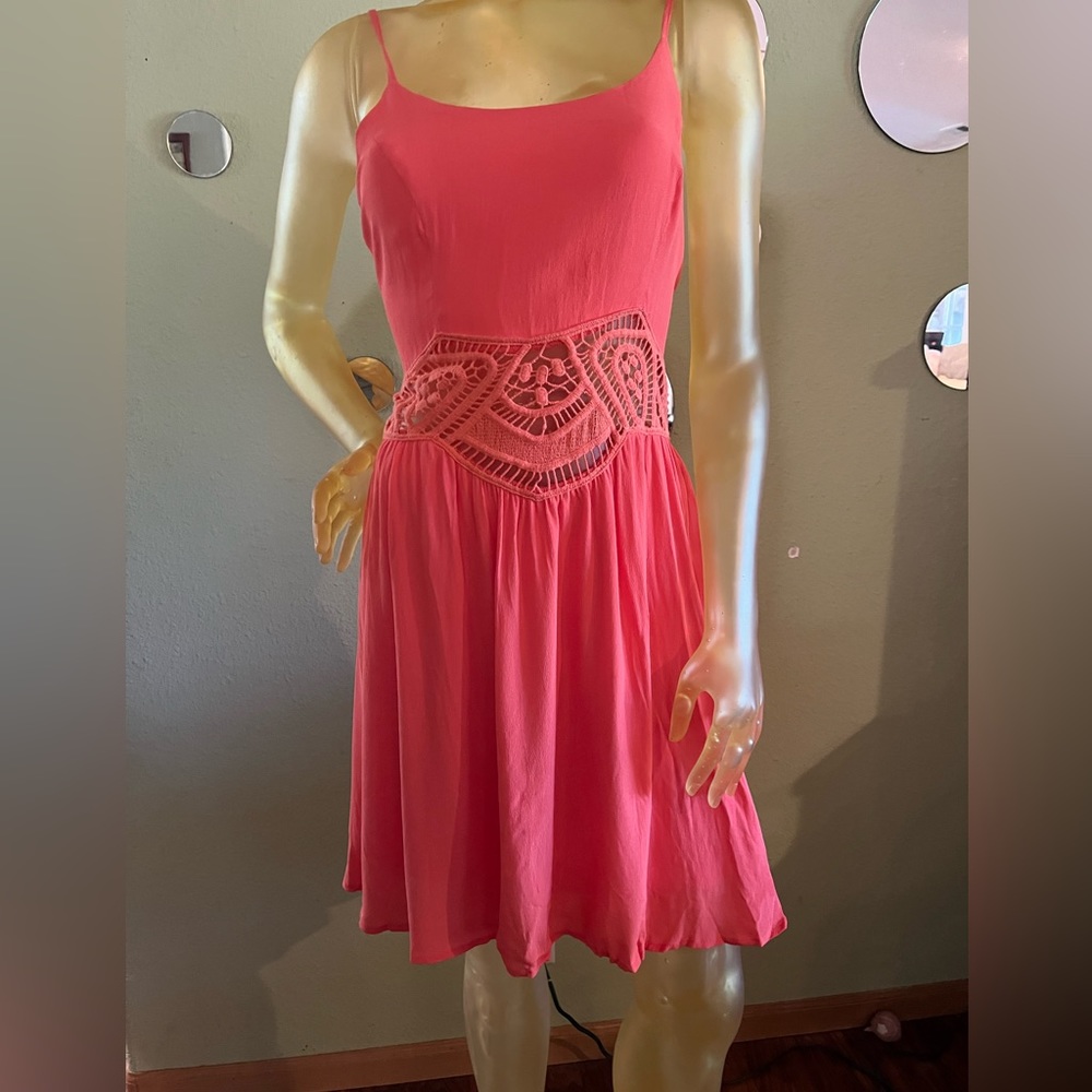 Women’s coral sundress macramé cutouts, size large